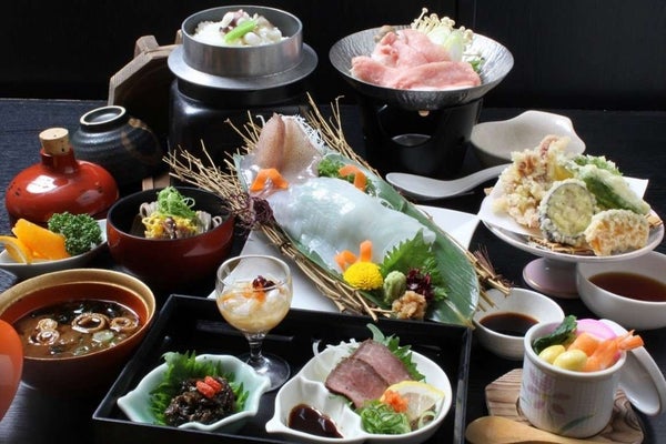 鮮度抜群!丹後・久美浜産!「白イカ会席」のご昼食と北近畿随一!大露天風呂の久美浜温泉ご入浴【大和八木・橿原神宮・五位堂発】1